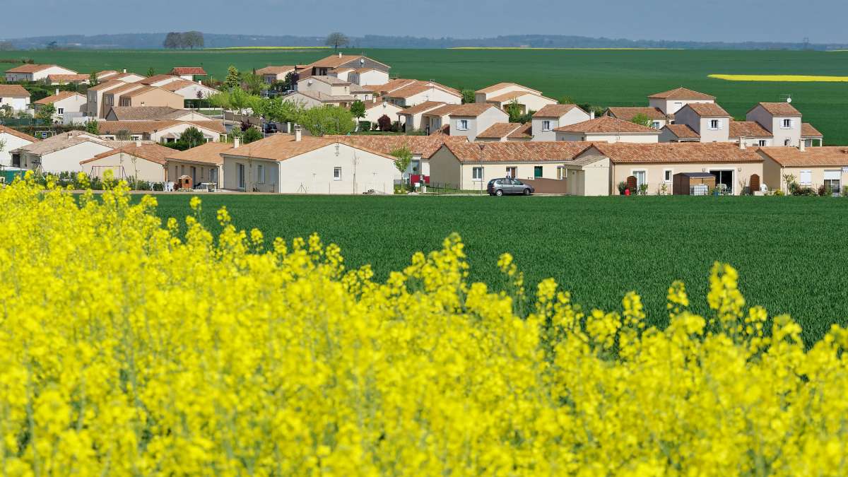 La proposition de loi TRACE – Trajectoire de réduction de l&rsquo;artificialisation concertée avec les élus locaux